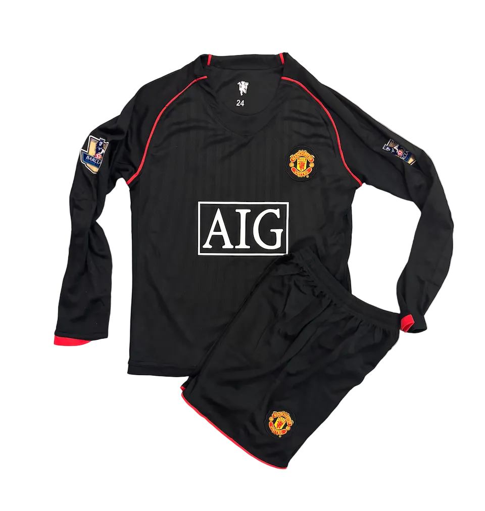 Retro Cristiano Ronaldo Manchester United Black Long Sleeve Kids Kit